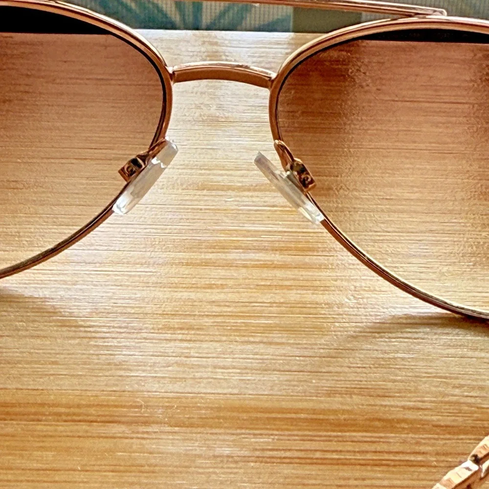 Liz Claiborne Rose Gold‎ Aviator Sunglasses Gradient Lens 0109002110 57-15-133